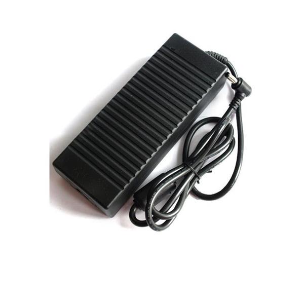 Polnilec 18,5V 6,5A 5,5mm 2,5mm