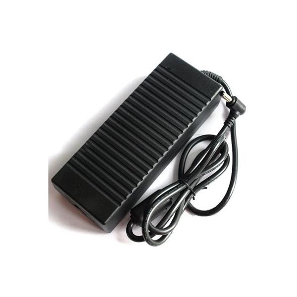 Polnilec 19V 6,32A 5,5mm 2,5mm